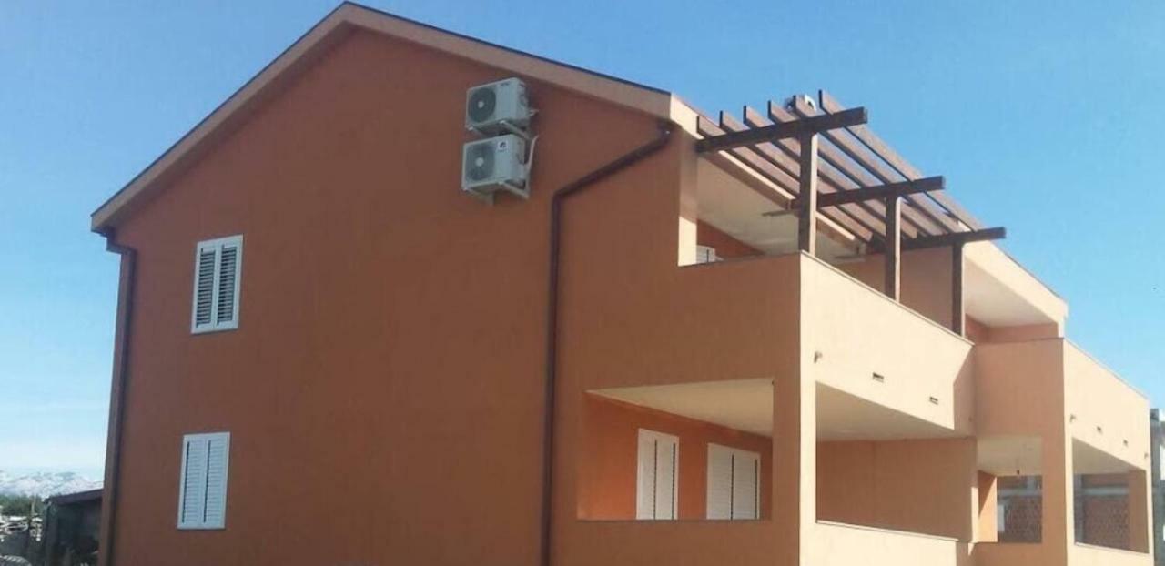Apartman Matej With Pool ปอฟเลียนา ภายนอก รูปภาพ